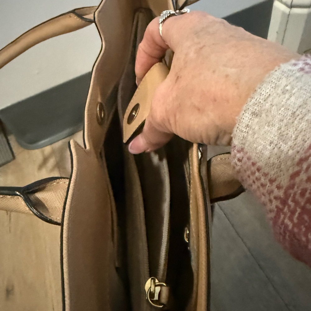 Calvin Klein Blossom Print Cream Tote - Picture 8 of 9
